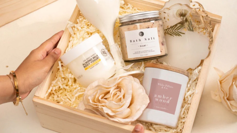 What Should You Pack in a Picnic Basket for the Perfect Summer Day?