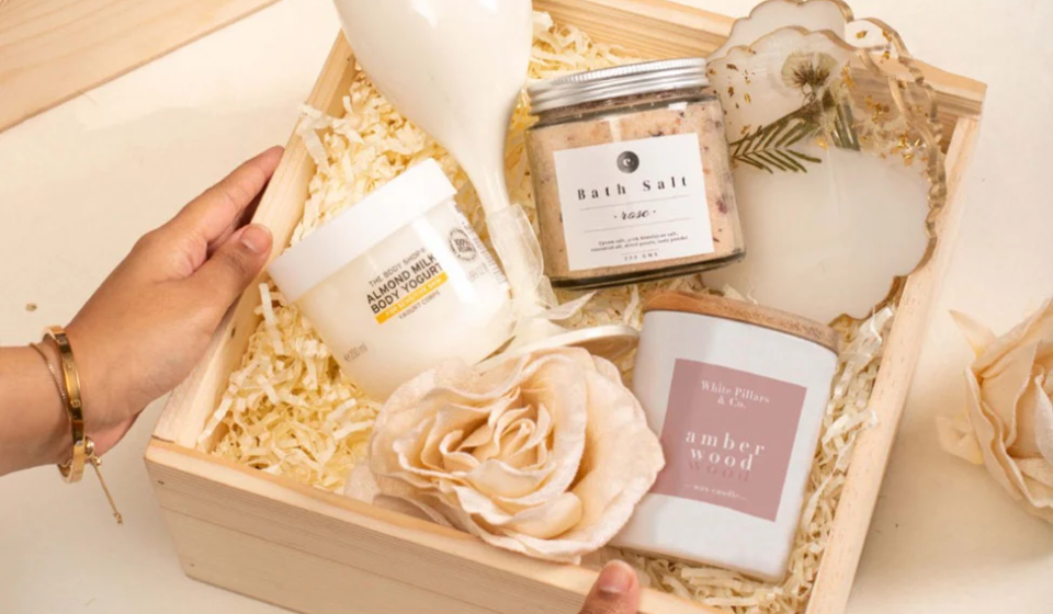 What Should You Pack in a Picnic Basket for the Perfect Summer Day?